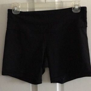 Lululemon hot yoga shorts sz 6